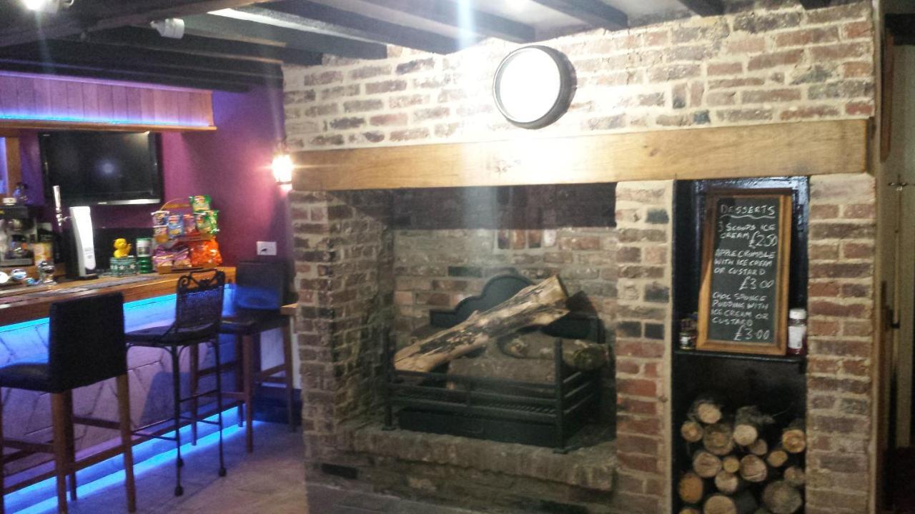 The Cabin Saracens Head Chapel Saint Leonards Bagian luar foto